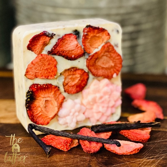 THE LATHER BARN Other - BOTANICAL Strawberry Vanilla Essential Goat Milk & Cream Lather